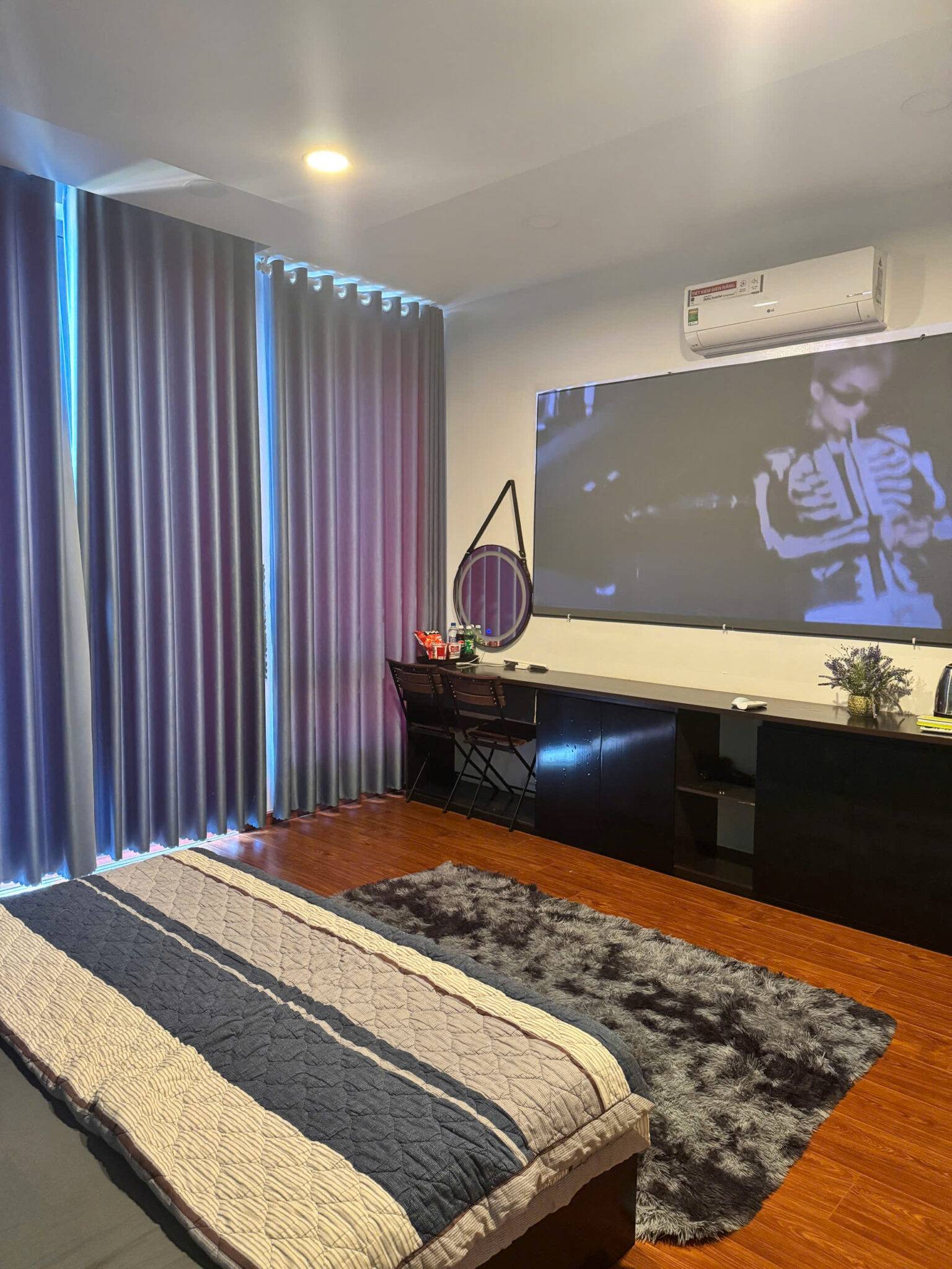MoonCine Homestay & Chill